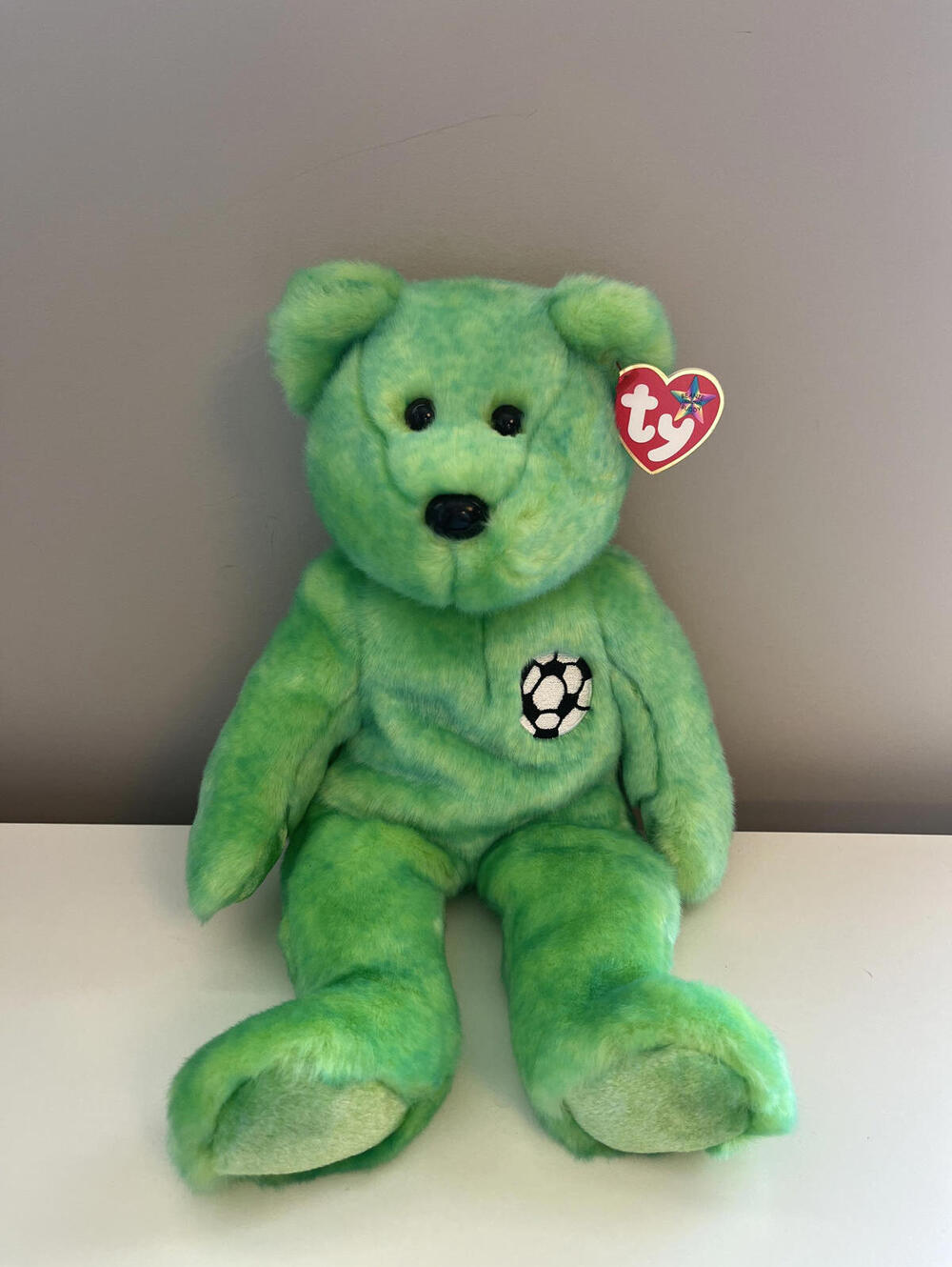 Ty Beanie Buddy “Kicks” the Soccer Bear (13.5 inch)